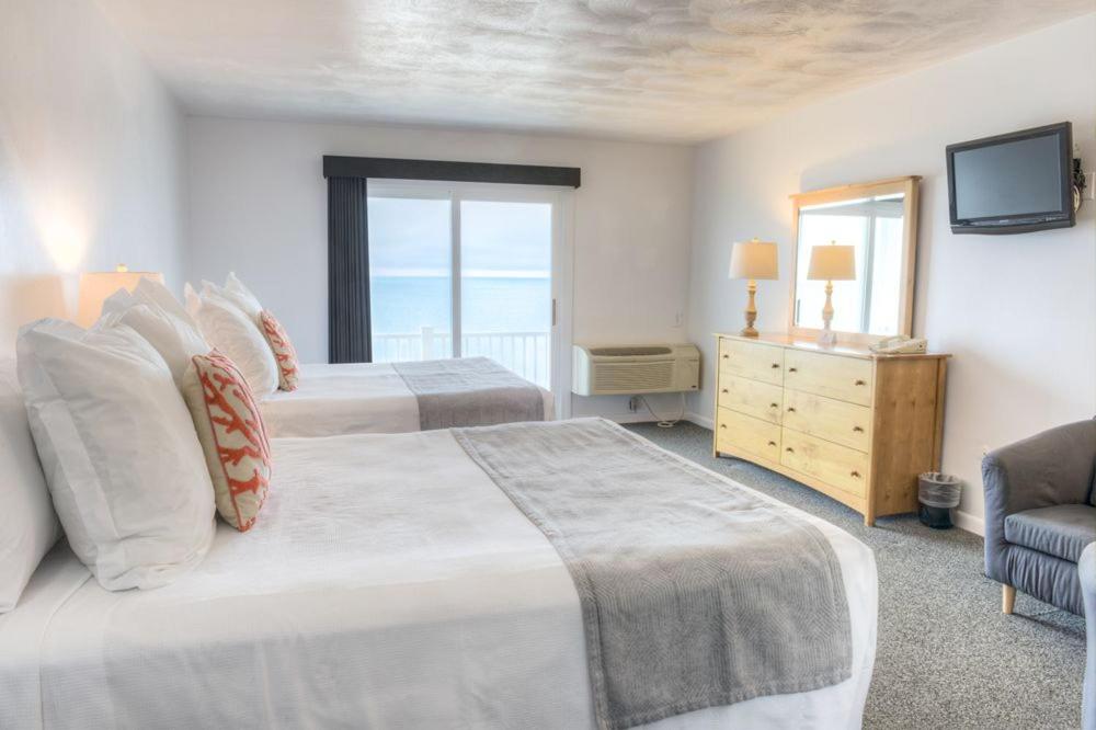 Deluxe Double Room with Balcony - Ocean Front